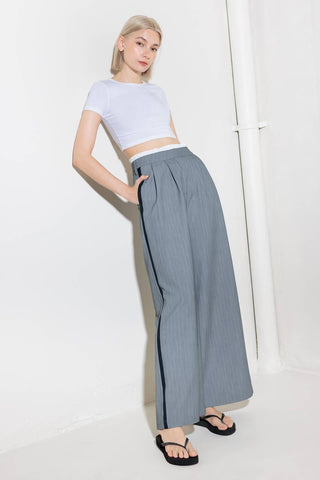 SMILE BRIGHT IN GREY WOVEN PANTS - Glamourous Grace