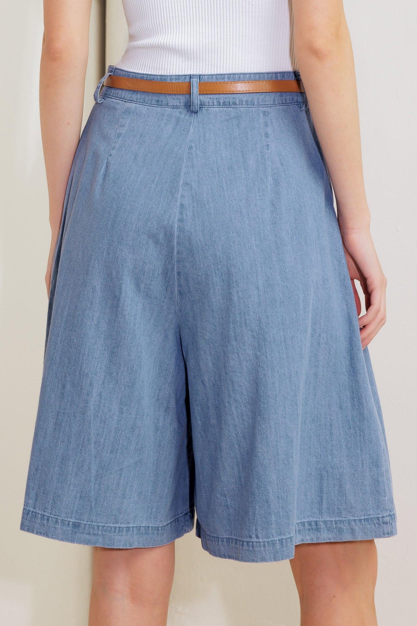 SERENITY HILL CHAMBRAY SHORT - Glamourous Grace