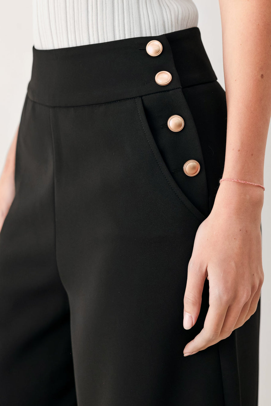 MODERN EDGE WOVEN PANTS - Glamourous Grace