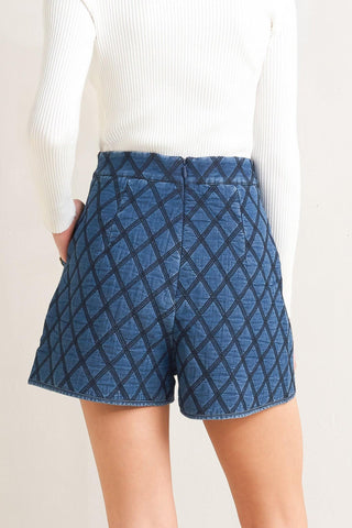 MODERNLUXE QUILTED WOVEN SHORT - Glamourous Grace
