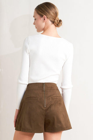 HERITAGE UTILITY FAUX SUEDE SKORT - Glamourous Grace