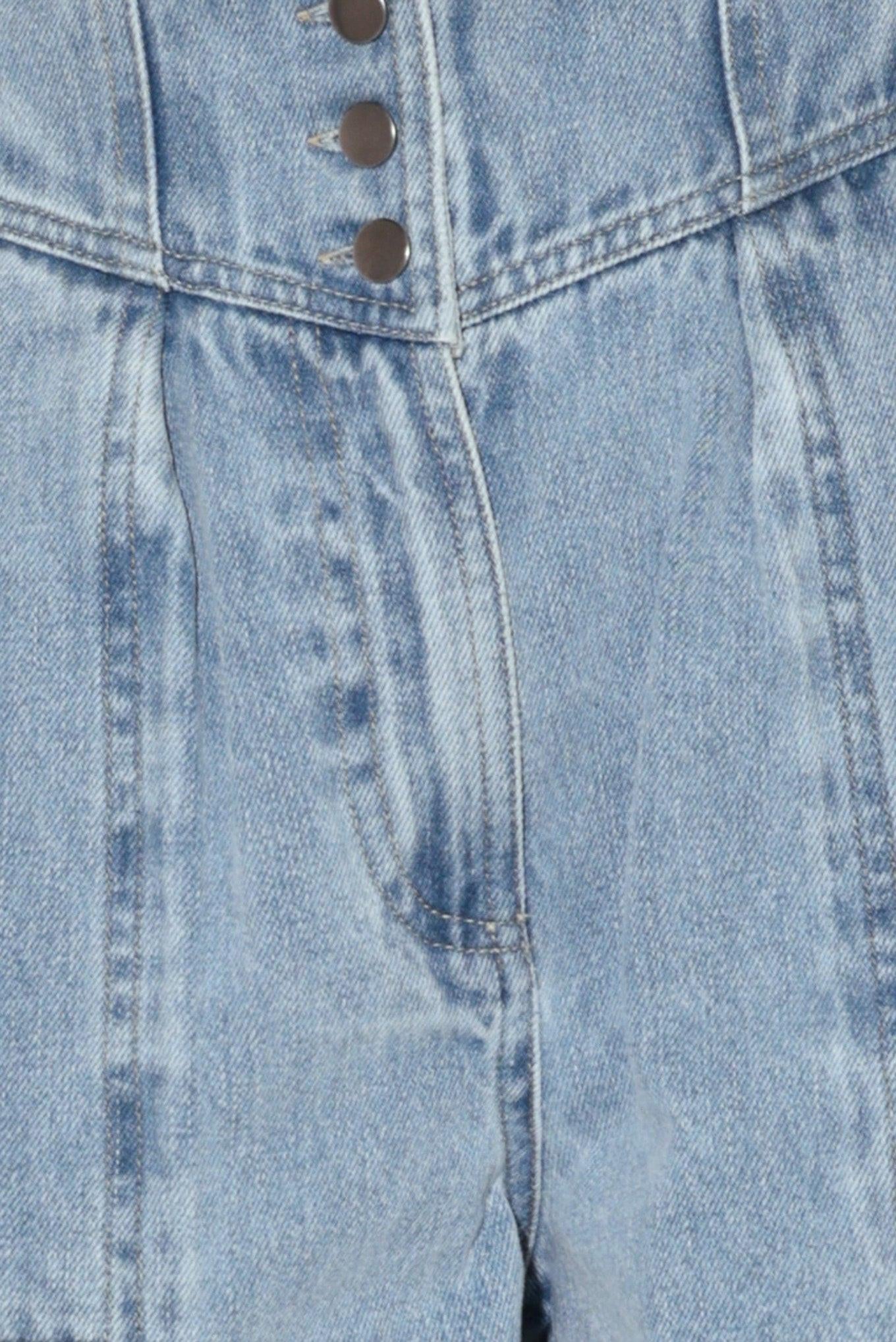 SUNLIT DENIM MOMENT SHORTS - Glamourous Grace