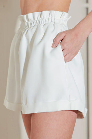 SUMMER ICON MODE WOVEN SHORTS - Glamourous Grace