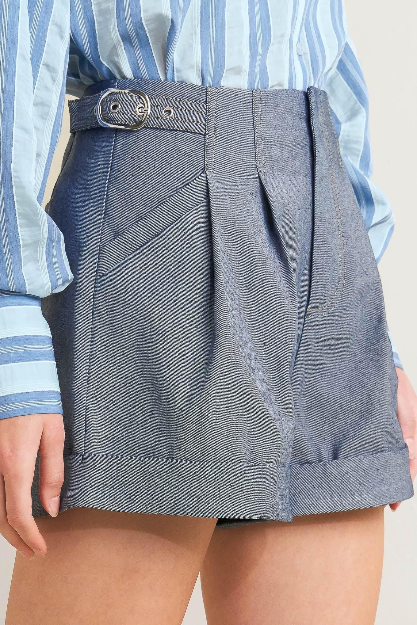 CONFIDENTLY COOL TAILORED WOVEN SHORT - Glamourous Grace