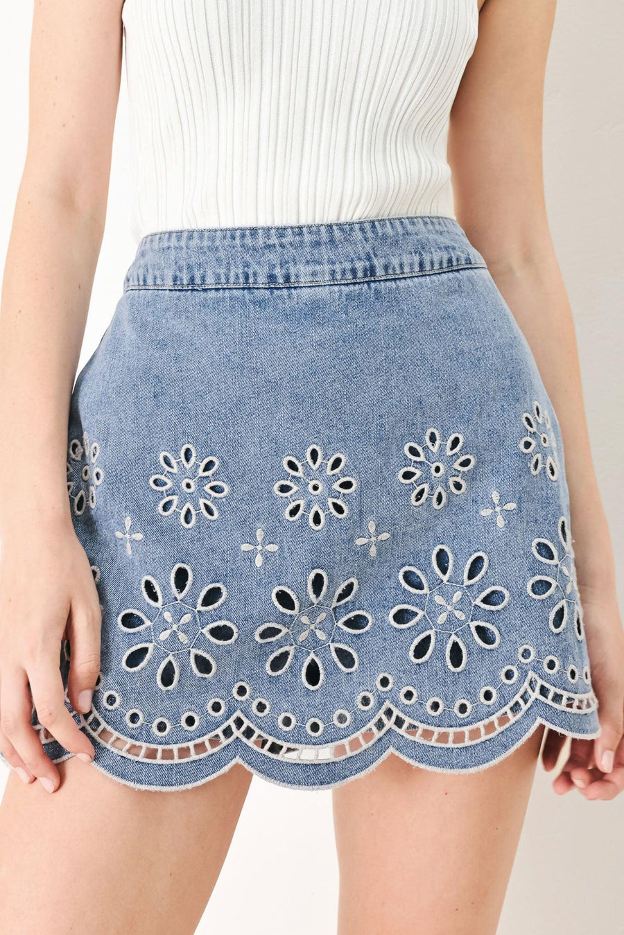 FLORAL LOVE DENIM SKORT - Glamourous Grace