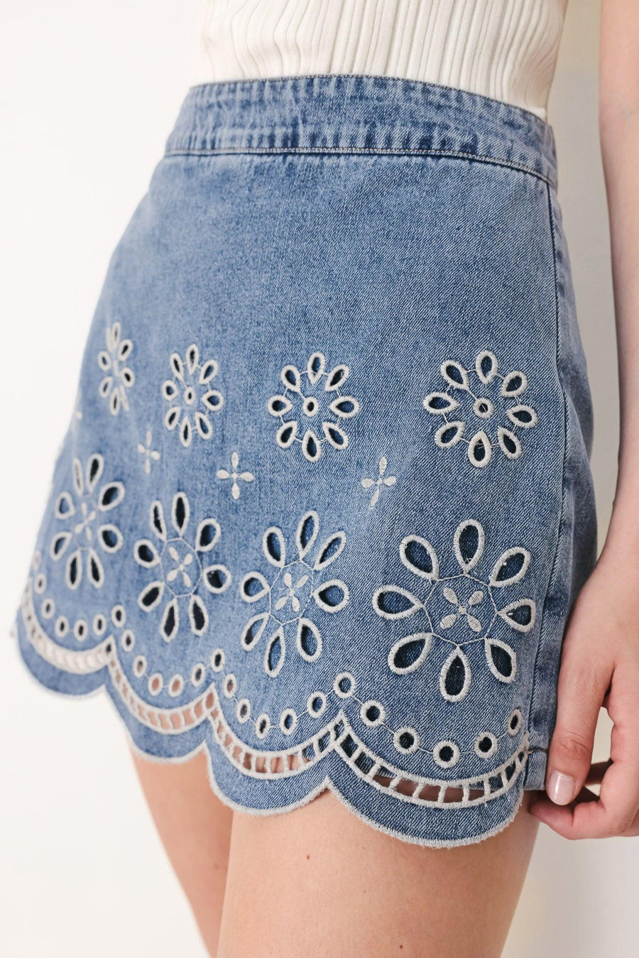 FLORAL LOVE DENIM SKORT - Glamourous Grace
