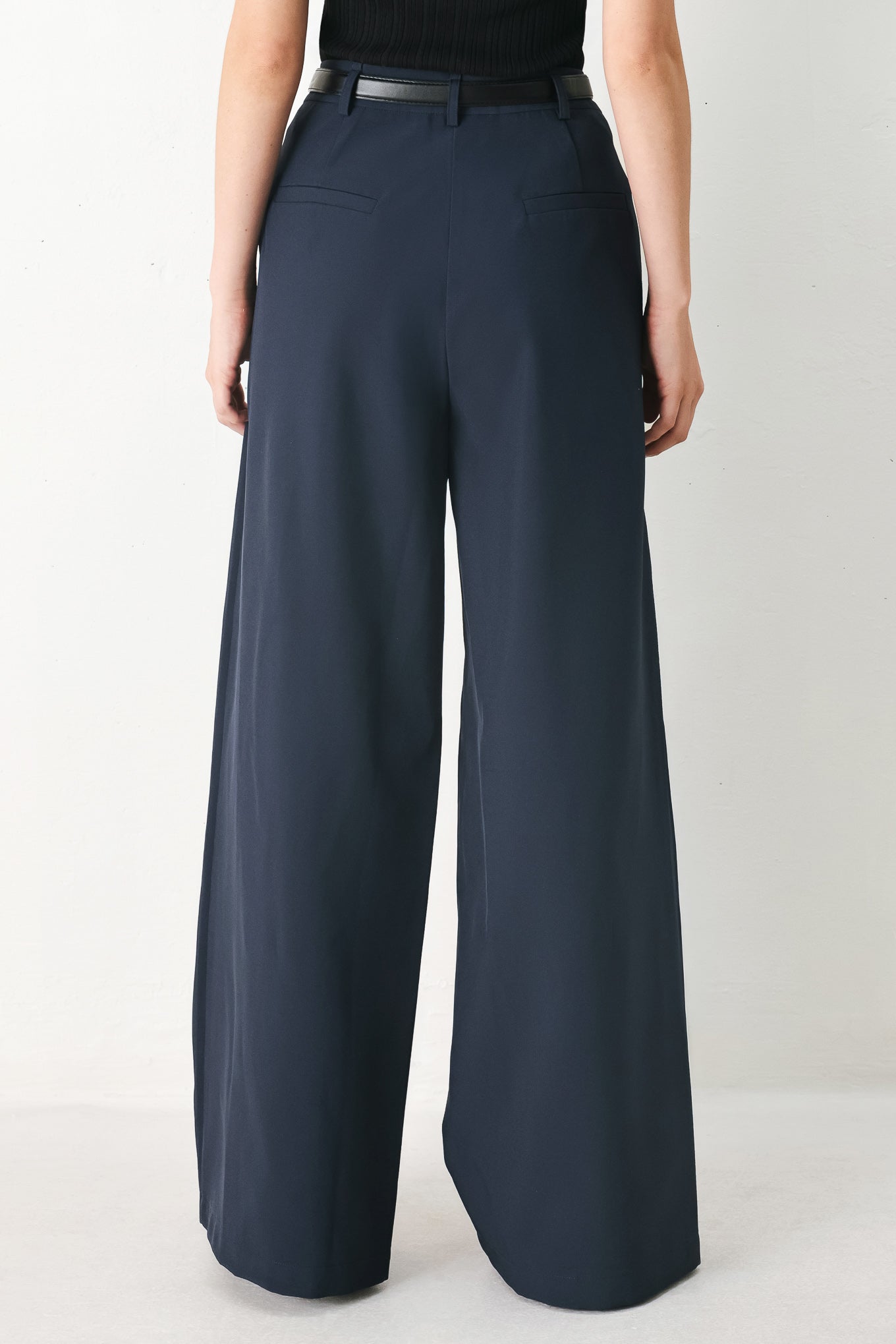 POWER PLAY WOVEN PANTS - Glamourous Grace