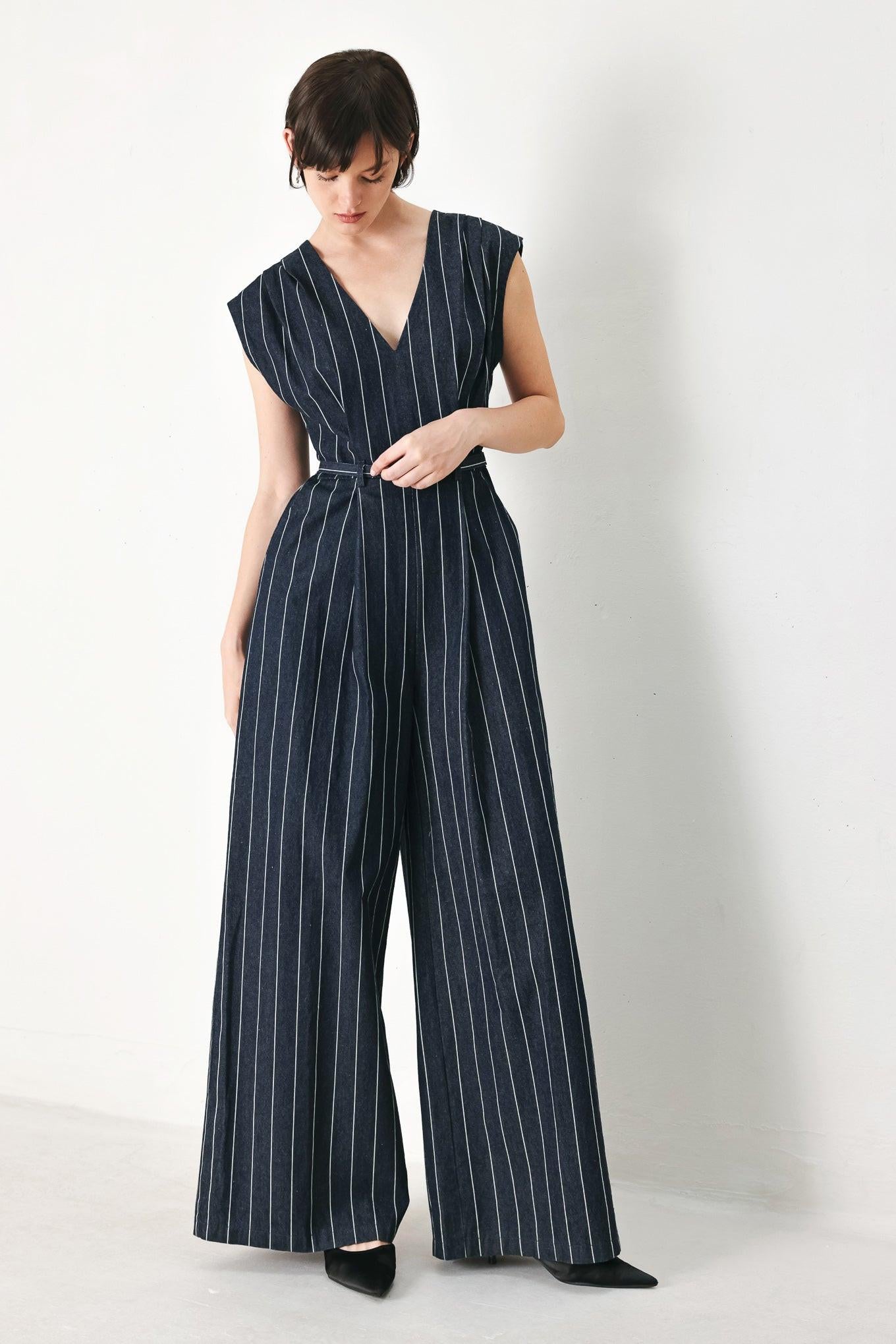 SOFT LINE ROMANCE WOVEN JUMPSUIT - Glamourous Grace