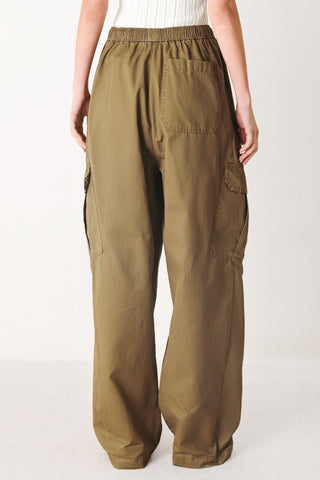 STAY IN MOTION WOVEN BARREL PANTS - Glamourous Grace
