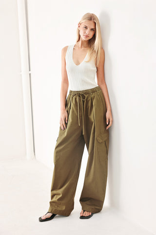 STAY IN MOTION WOVEN BARREL PANTS - Glamourous Grace
