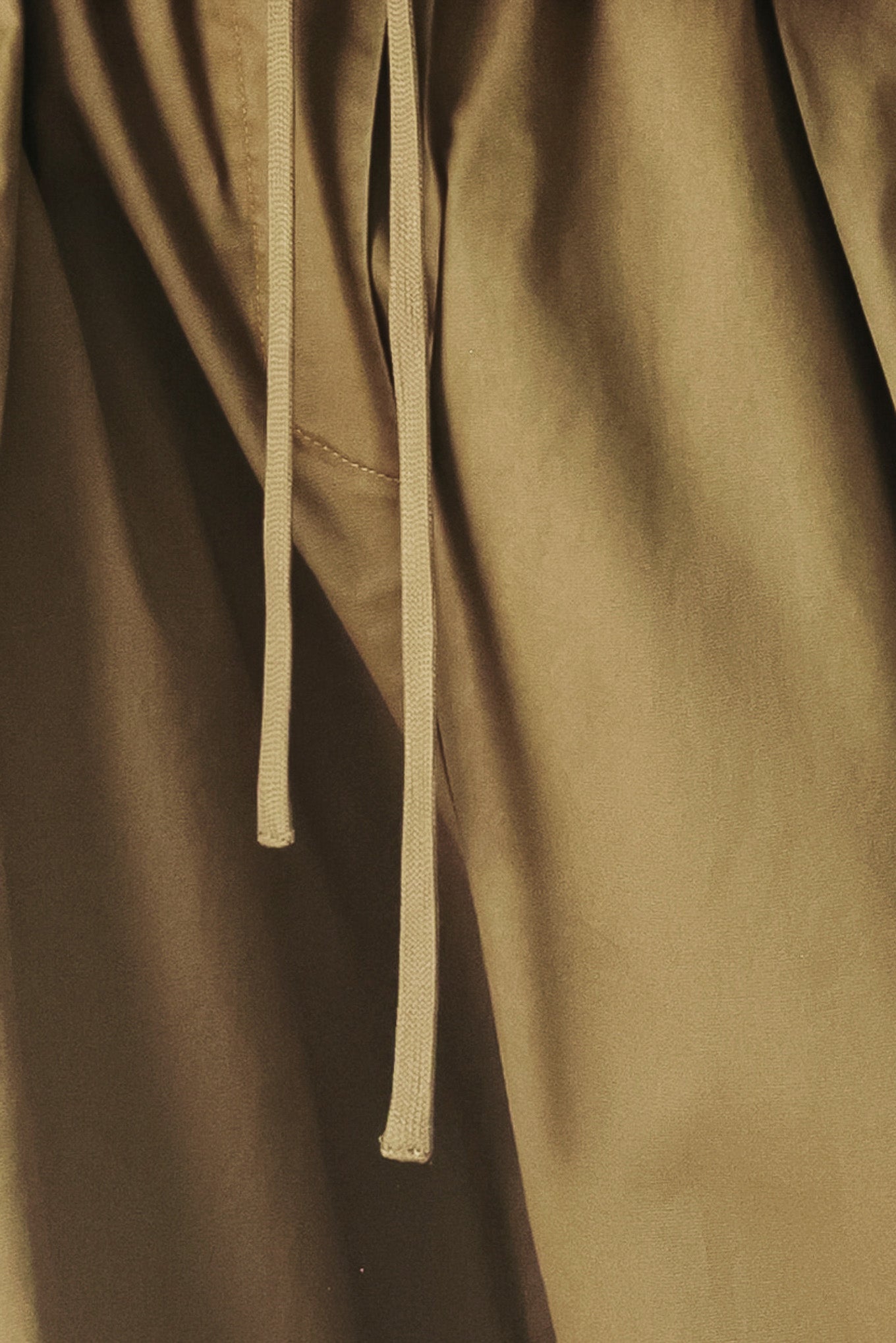STAY IN MOTION WOVEN BARREL PANTS - Glamourous Grace