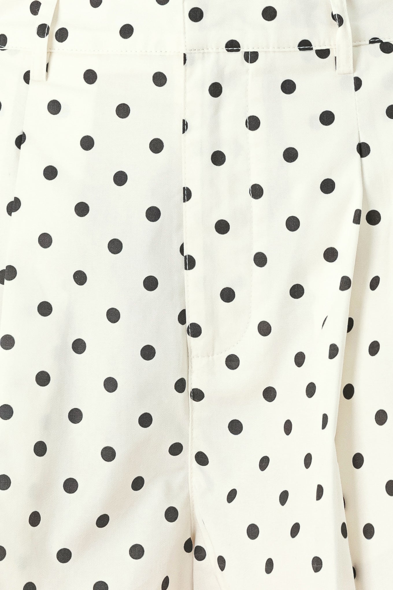 CHAMPAGNE DOTS WOVEN SHORTS - Glamourous Grace