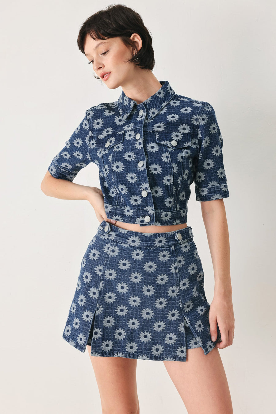 SWEET DAISY WOVEN JACQUARD DENIM SKORT - Glamourous Grace