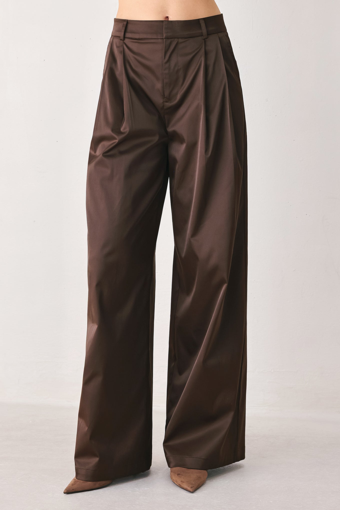 PARCHMENT RELAXED-FIT WOVEN PANTS - Glamourous Grace