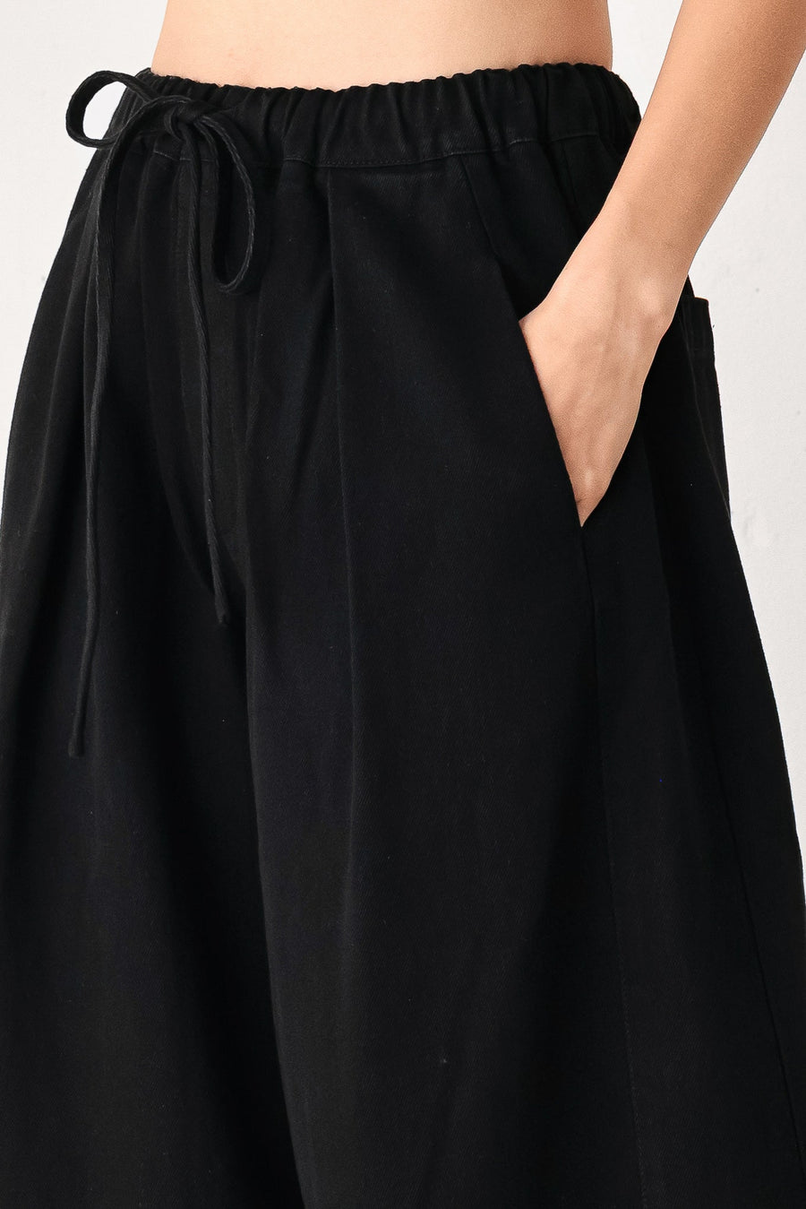 NIGHTSHADE FLOWY DRAWSTRING WOVEN PANTS - Glamourous Grace