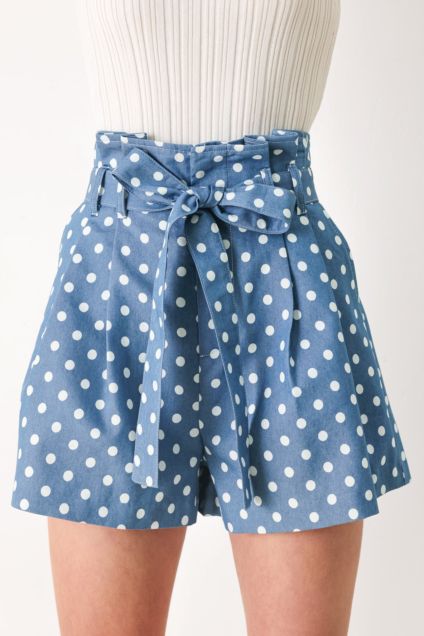FLIRTY DOTS TIE WOVEN SHORTS - Glamourous Grace