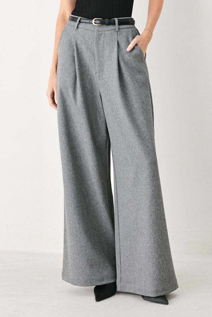 GRANITE FLOW WOVEN PANTS - Glamourous Grace