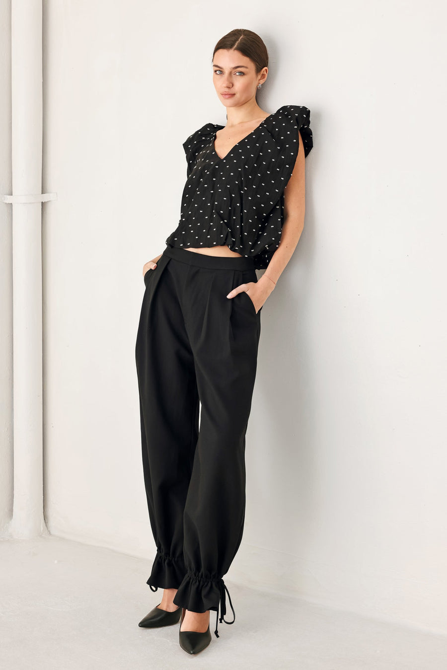 NOIR DRAWSTRING WOVEN PANTS - Glamourous Grace