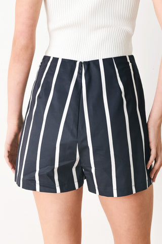 DARK RHYTHM STRIPE WOVEN SKORT - Glamourous Grace