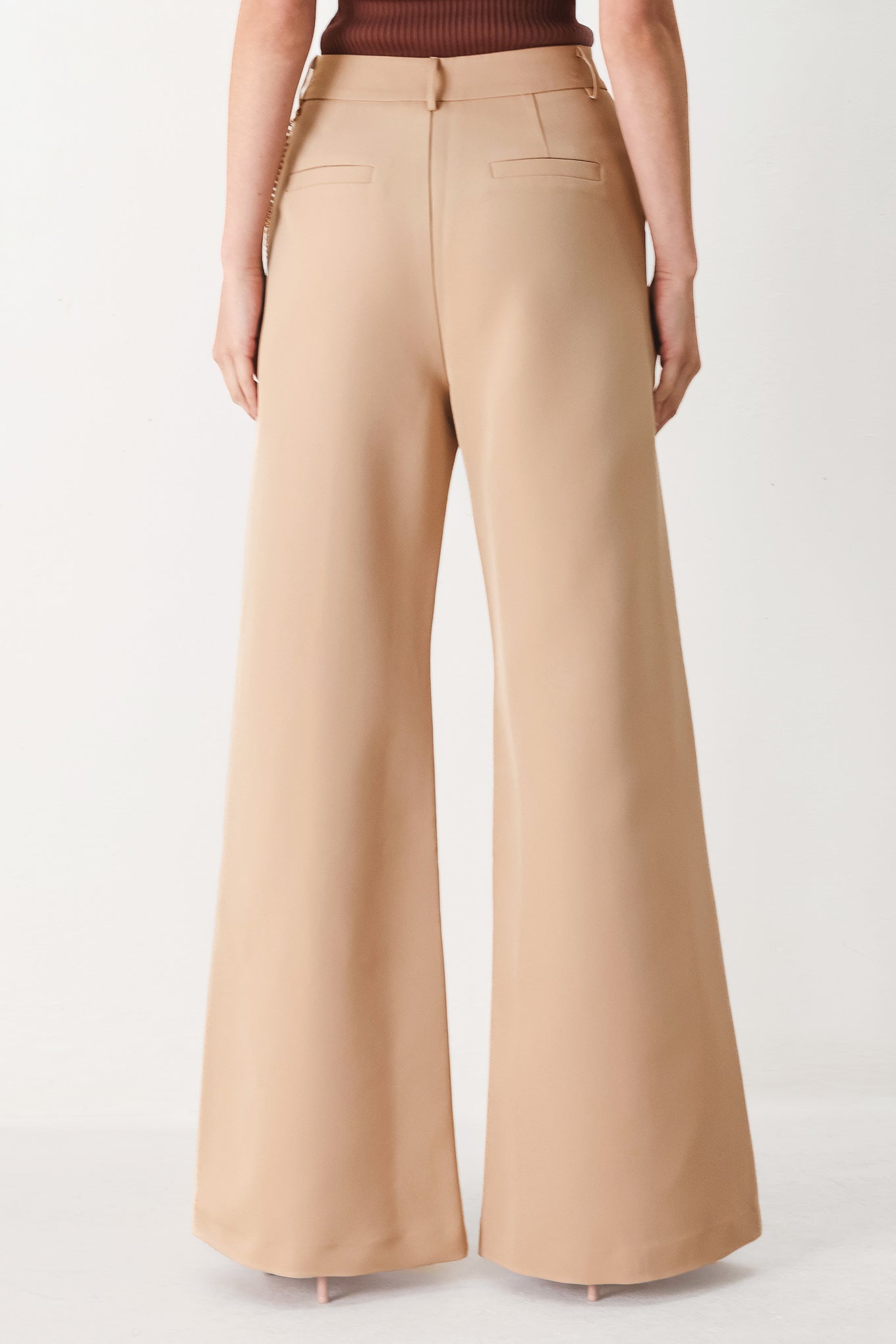 CRYSTAL BAY WOVEN PANTS - Glamourous Grace