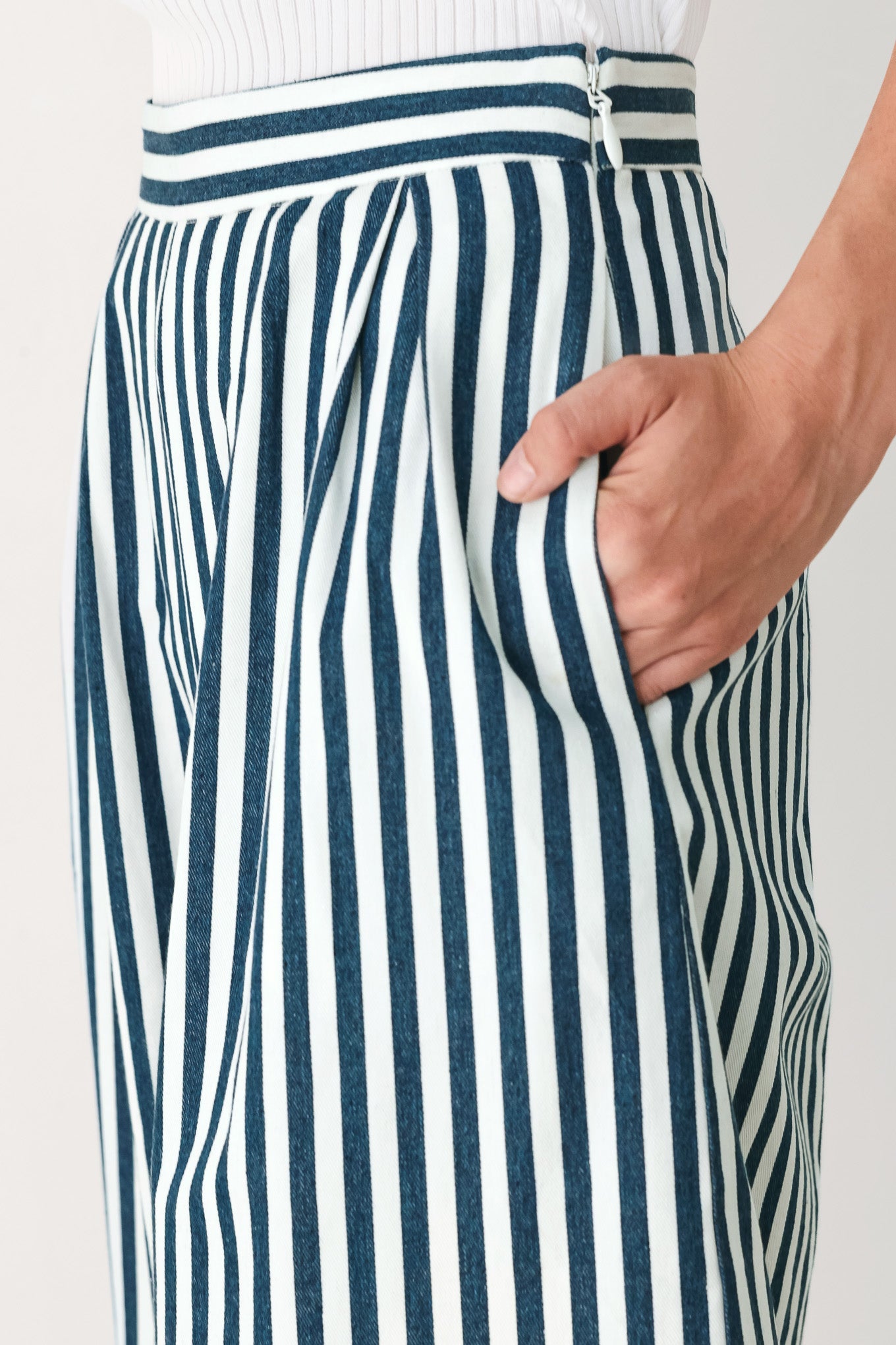 PORTSIDE STRIPE WOVEN WIDE LEG PANTS - Glamourous Grace