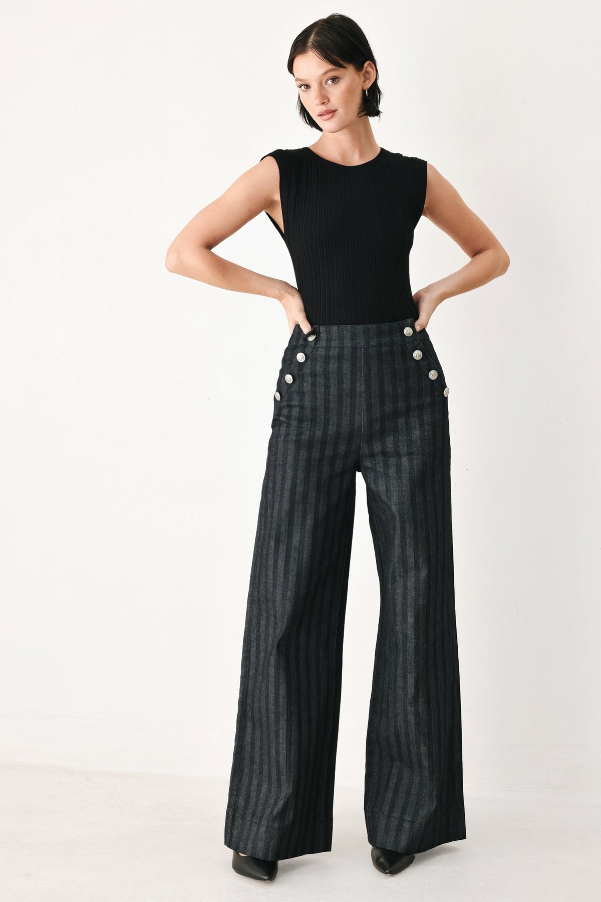 GRAPHITE CITY WOVEN PANTS - Glamourous Grace