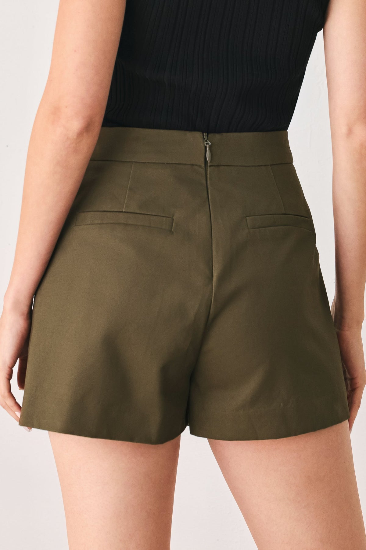 RANGER GREEN TAILORED WOVEN SKORT - Glamourous Grace