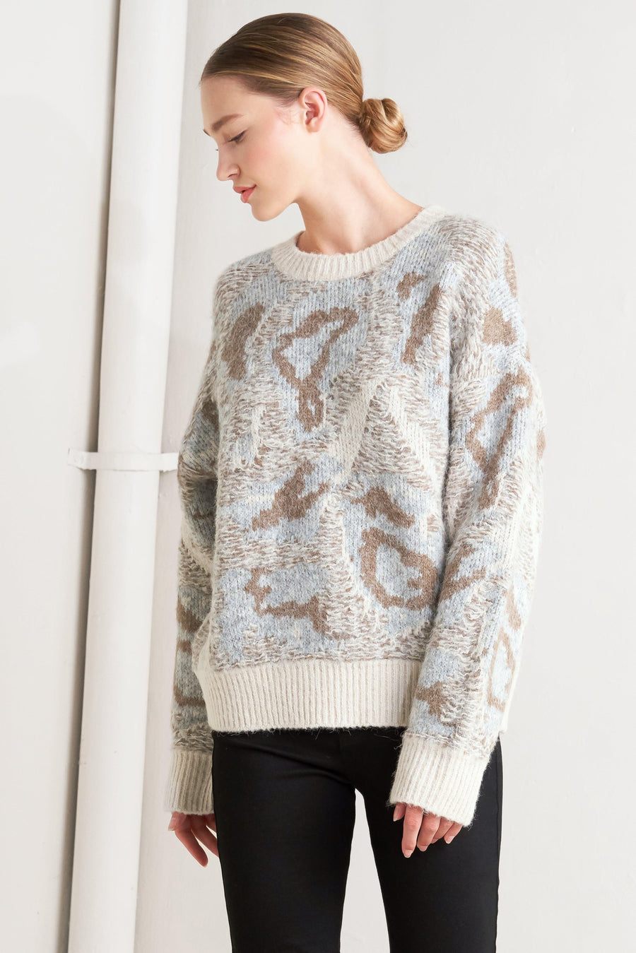 PROMINENT CHARM PULLOVER SWEATER TOP - Glamourous Grace