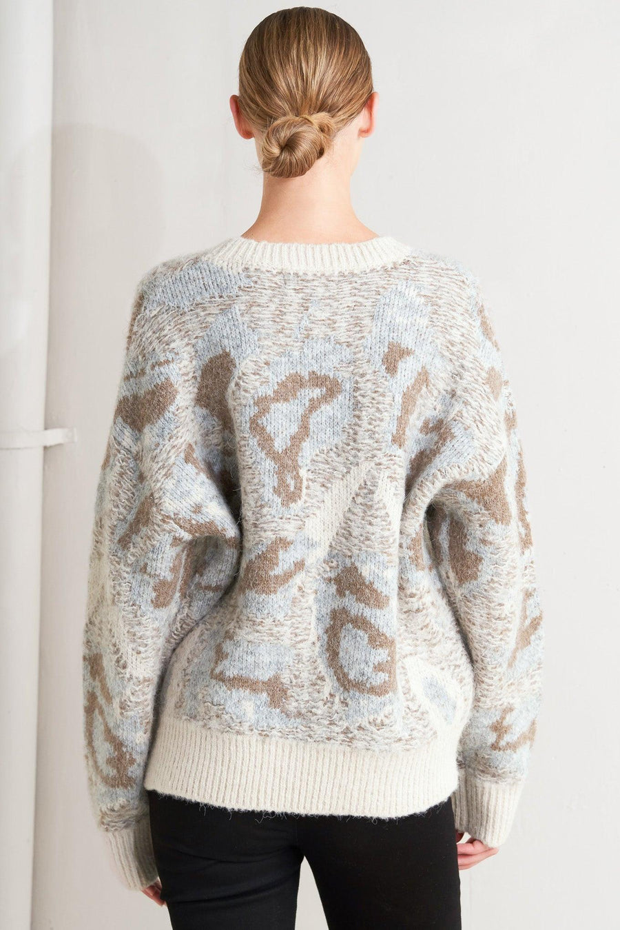 PROMINENT CHARM PULLOVER SWEATER TOP - Glamourous Grace