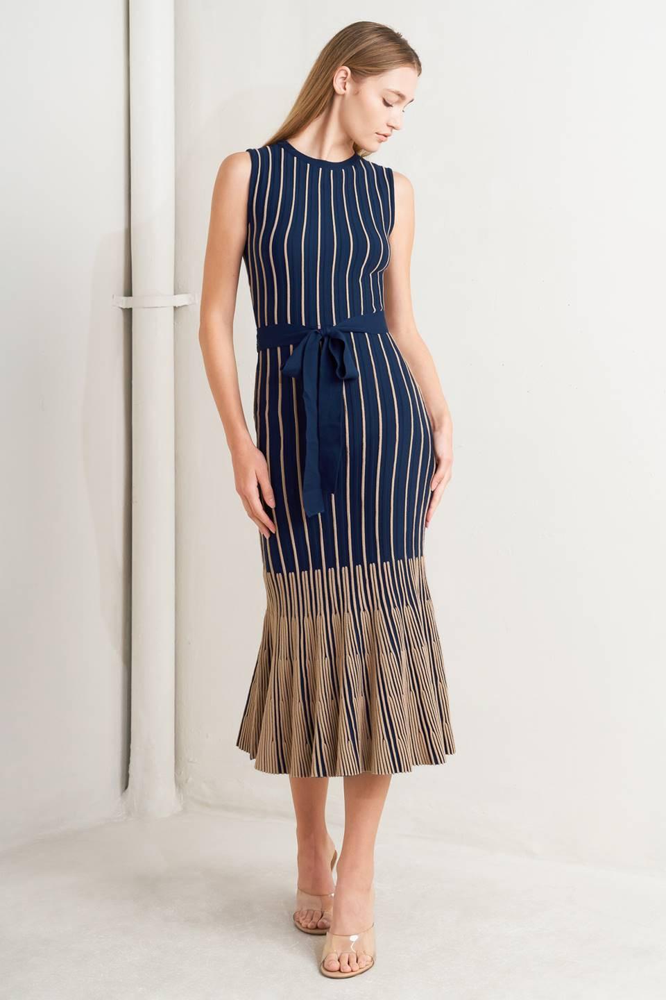 SMOOTH WEIGHTED FEEL KNIT MIDI DRESS - Glamourous Grace