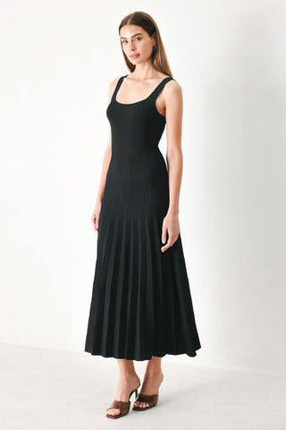 MONO FORM SWEATER KNIT MIDI DRESS - Glamourous Grace