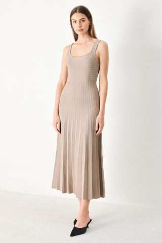MONO FORM SWEATER KNIT MIDI DRESS - Glamourous Grace