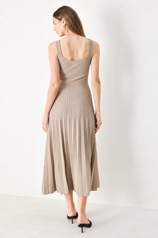 MONO FORM SWEATER KNIT MIDI DRESS - Glamourous Grace