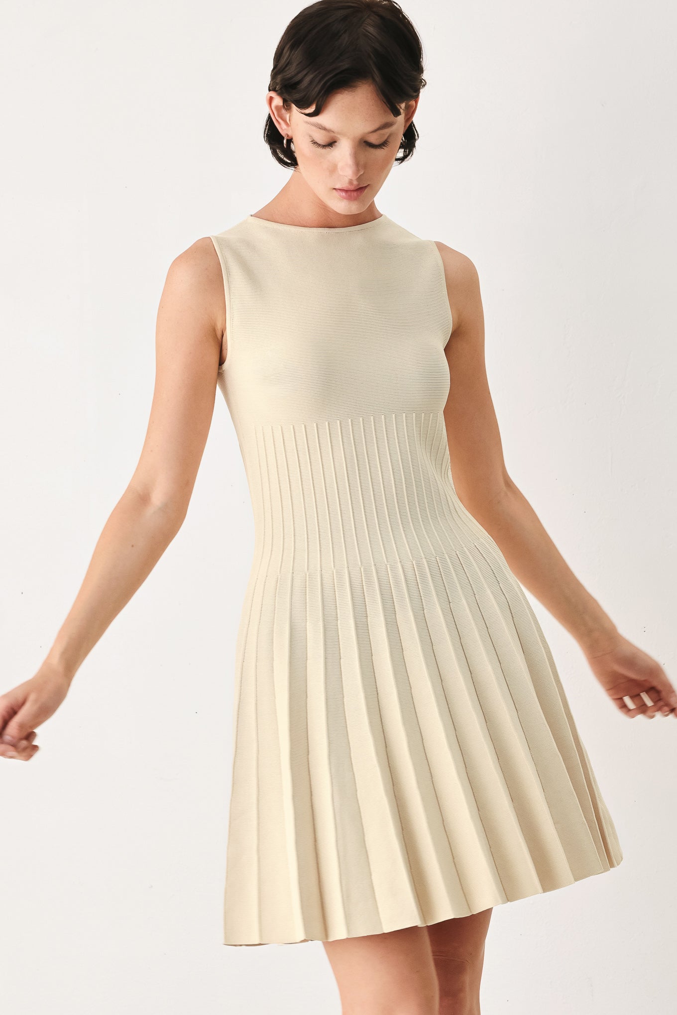 THE WEEKEND ESTATE SWEATER KNIT MINI DRESS - Glamourous Grace