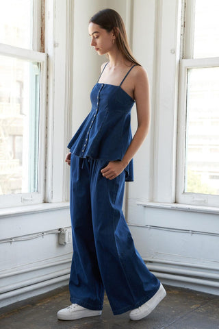 AUTHENTIC MOMENTS LIGHTWEIGHT DENIM TOP - Glamourous Grace