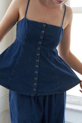 AUTHENTIC MOMENTS LIGHTWEIGHT DENIM TOP - Glamourous Grace