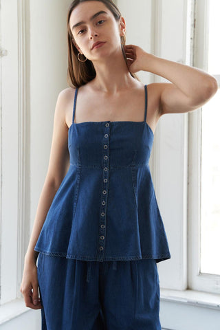 AUTHENTIC MOMENTS LIGHTWEIGHT DENIM TOP - Glamourous Grace