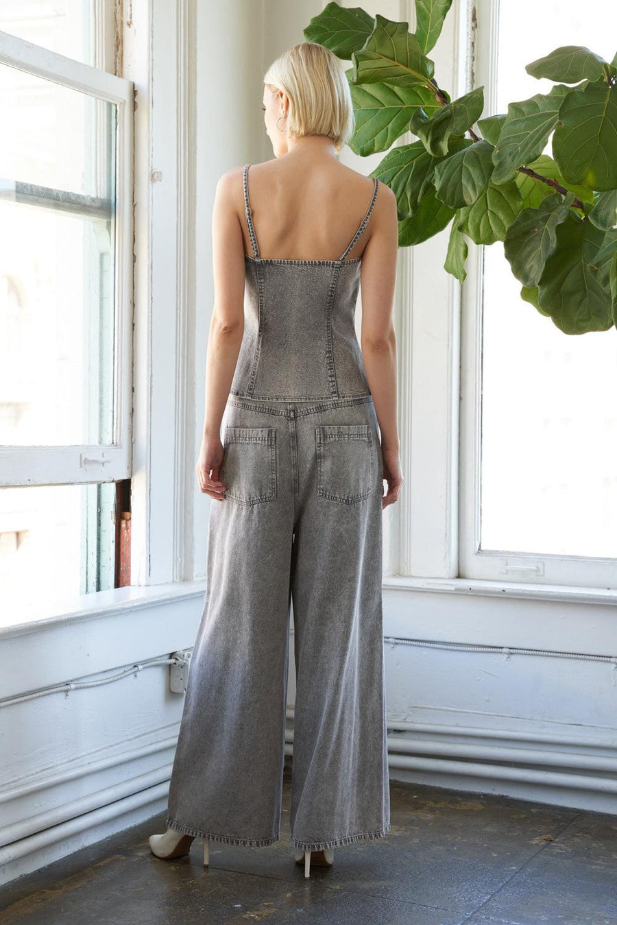 SLEEK ESSENCE DENIM TOP - Glamourous Grace