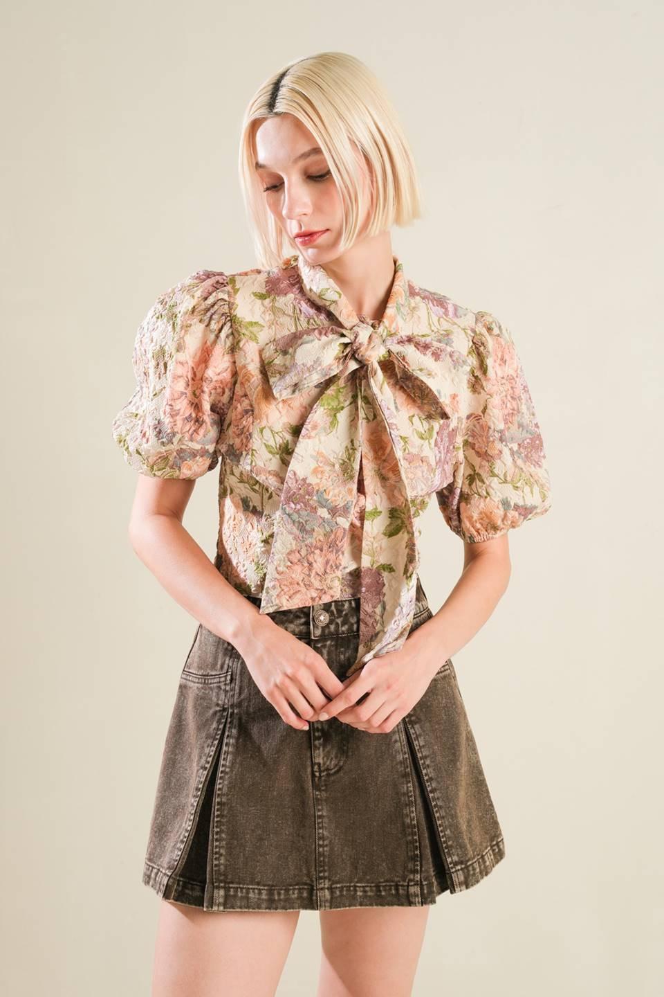 SLEEK SIMPLICITY WOVEN TOP - Glamourous Grace