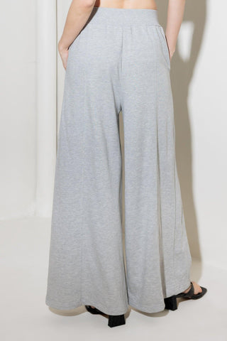 TRUST THE NOW IN KNIT TOP AND PANT SET - Glamourous Grace