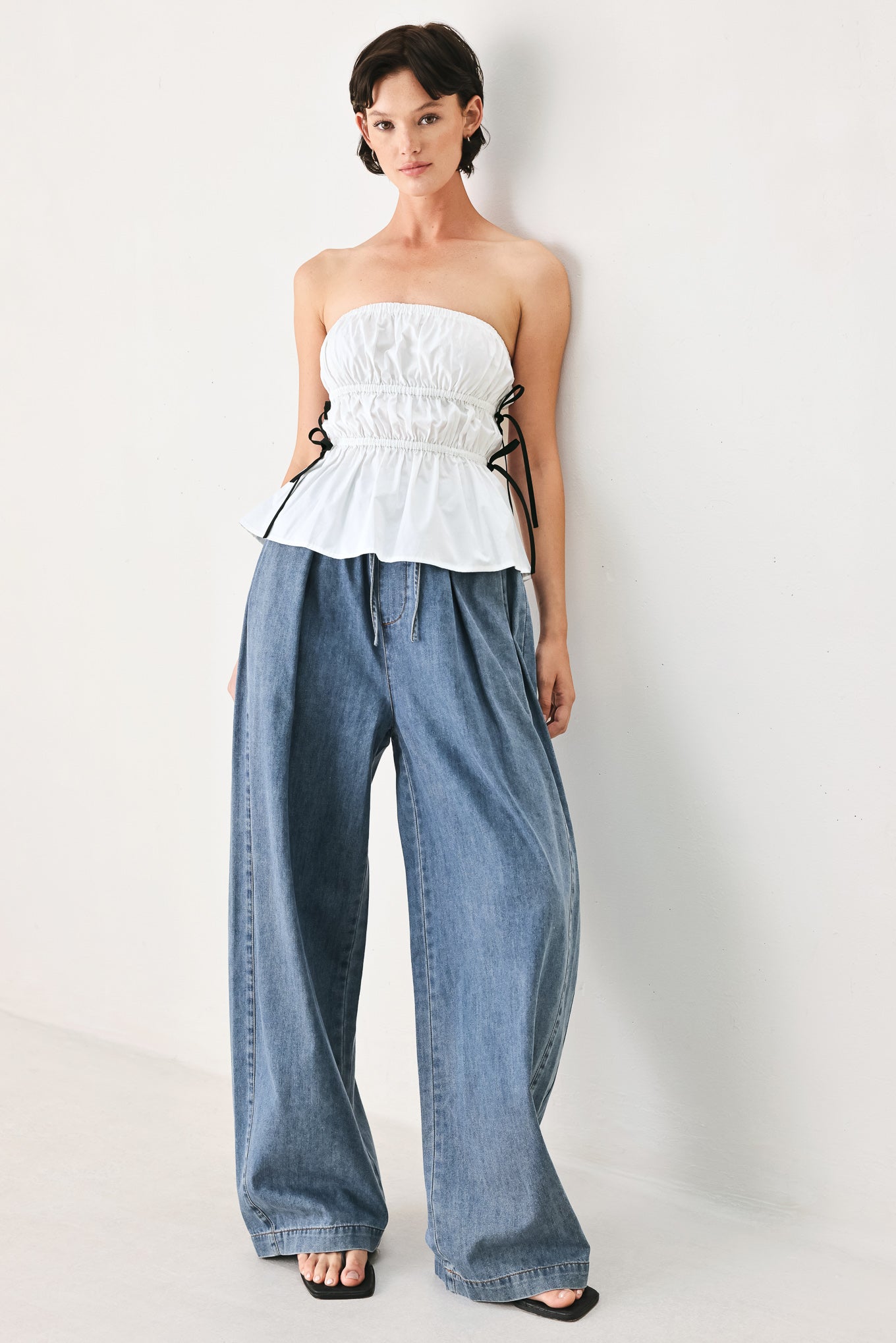 BEACH CLUB WOVEN STRAPLESS TOP - Glamourous Grace