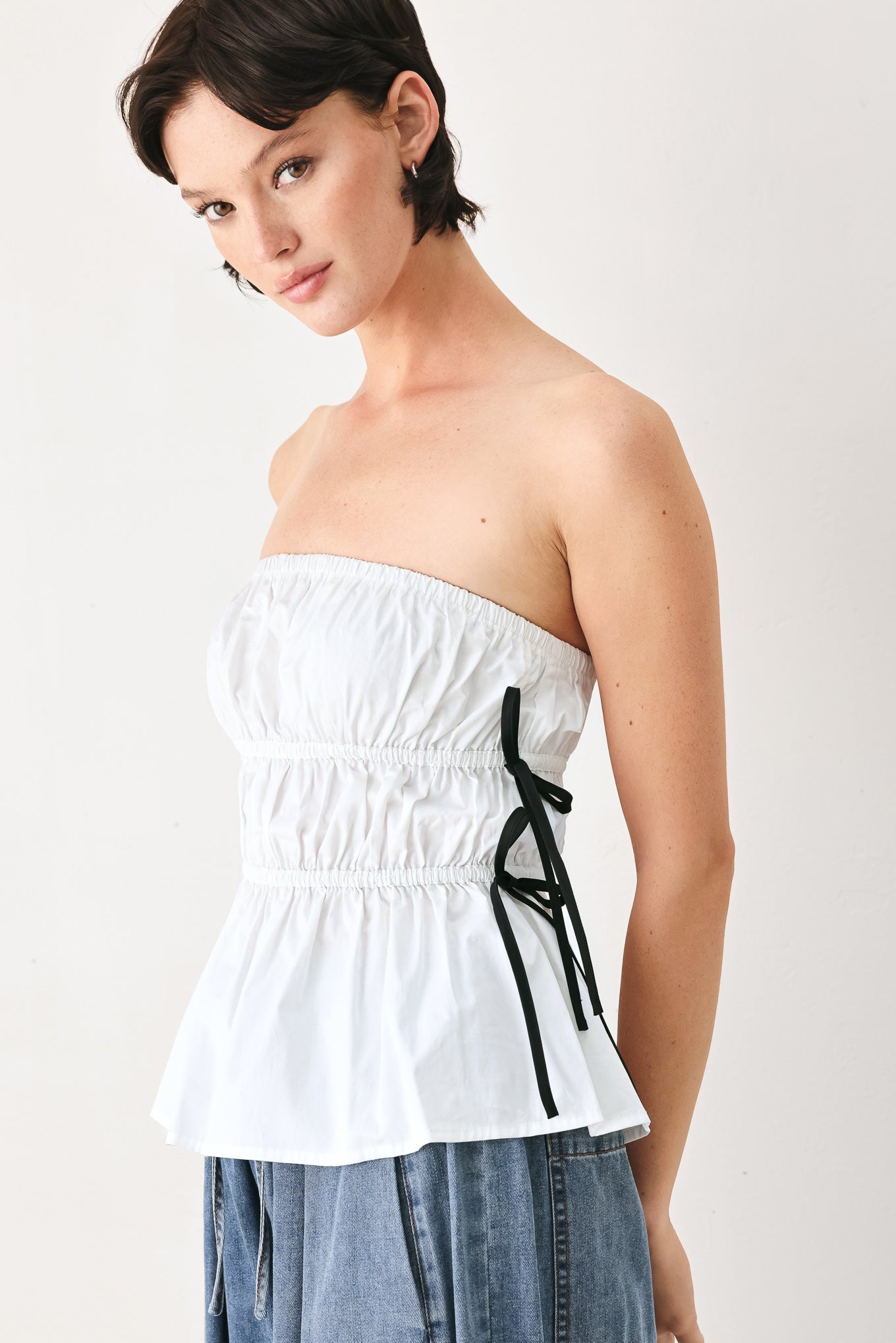 BEACH CLUB WOVEN STRAPLESS TOP - Glamourous Grace
