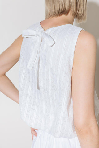 TIMELESS WITH EDGE WOVEN LACE TOP - Glamourous Grace