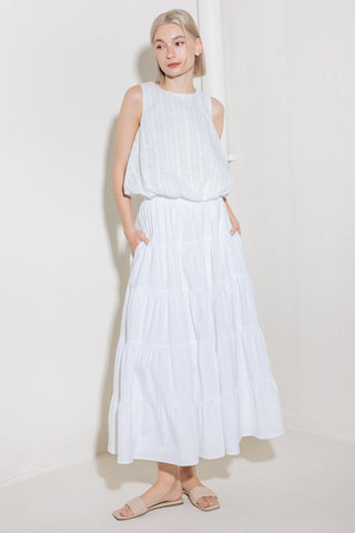 TIMELESS WITH EDGE WOVEN LACE TOP - Glamourous Grace