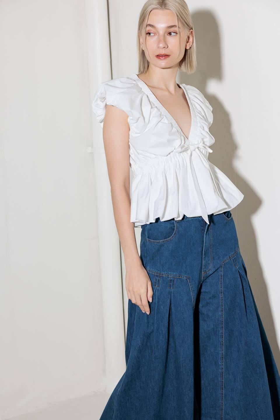 SLOW DOWN IN WHITE WOVEN TOP - Glamourous Grace