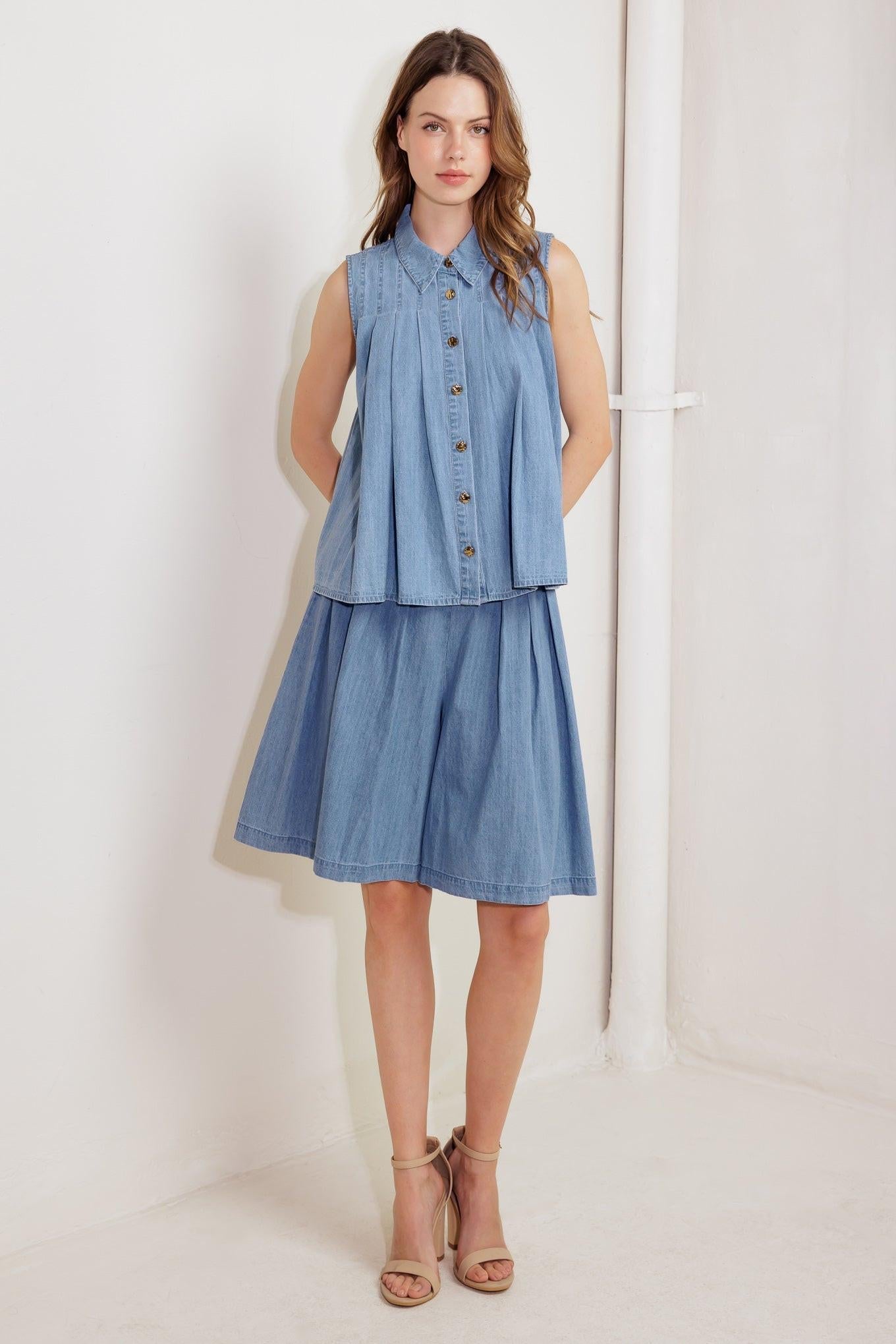 SERENITY HILL CHAMBRAY TOP - Glamourous Grace