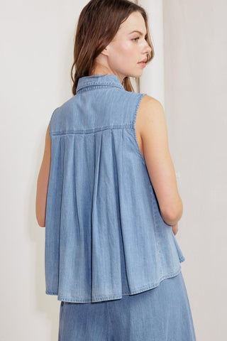 SERENITY HILL CHAMBRAY TOP - Glamourous Grace