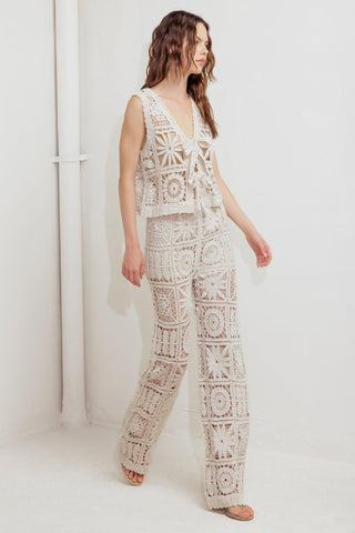 COASTAL BREEZE CROCHET VEST AND PANT SET - Glamourous Grace