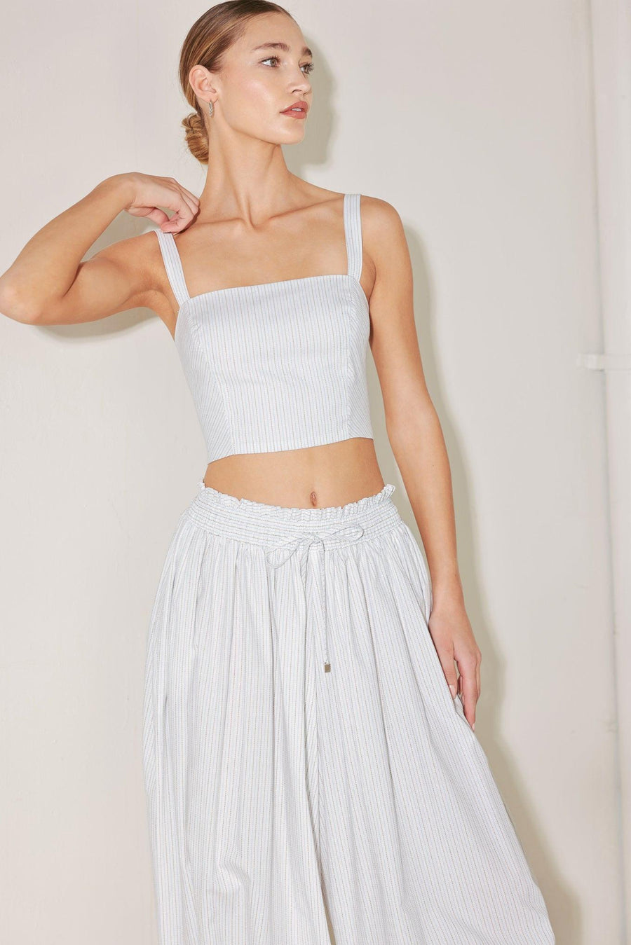 OCEAN BREEZE WOVEN CROP TOP - Glamourous Grace
