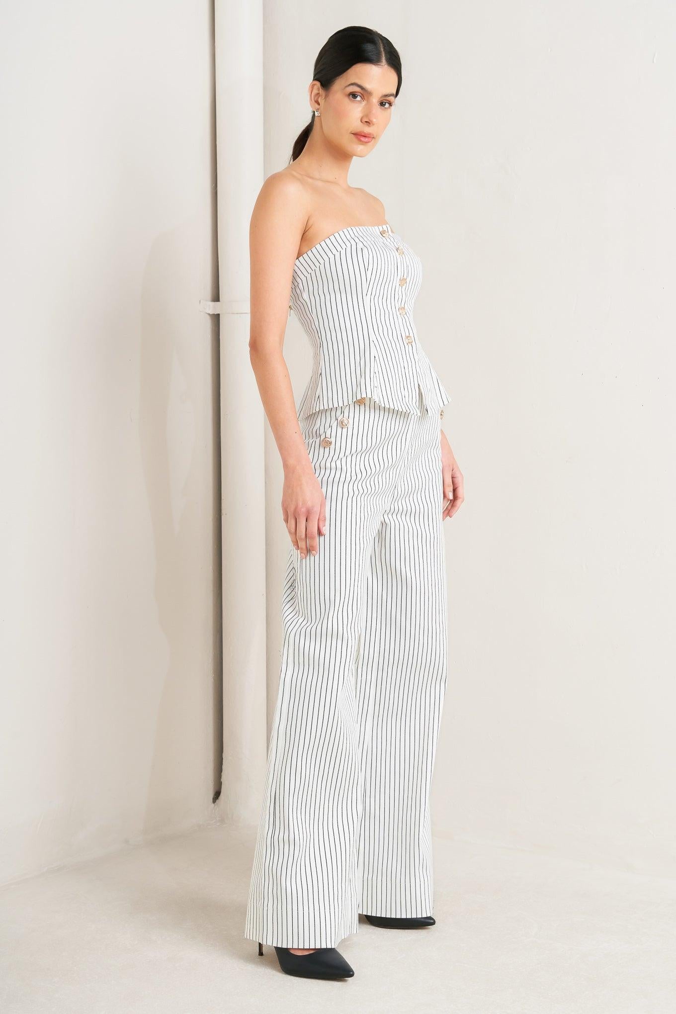 EFFORTLESS FORM STRIPE WOVEN TWILL TOP - Glamourous Grace